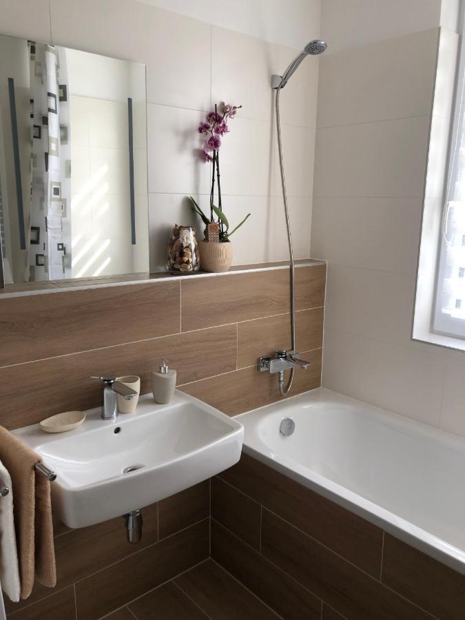 Tatra Billetee Apartman S Luxusnym Vyhladom Na Vysoketatry A Sukromnym Wellness Poprad Dış mekan fotoğraf