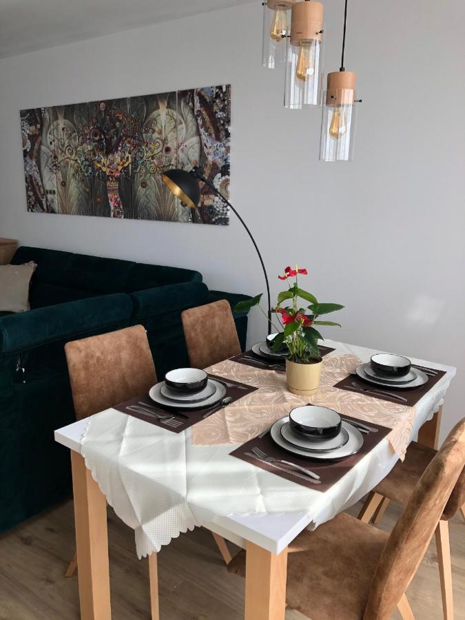 Tatra Billetee Apartman S Luxusnym Vyhladom Na Vysoketatry A Sukromnym Wellness Poprad Dış mekan fotoğraf