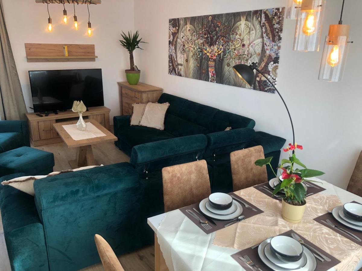 Tatra Billetee Apartman S Luxusnym Vyhladom Na Vysoketatry A Sukromnym Wellness Poprad Dış mekan fotoğraf