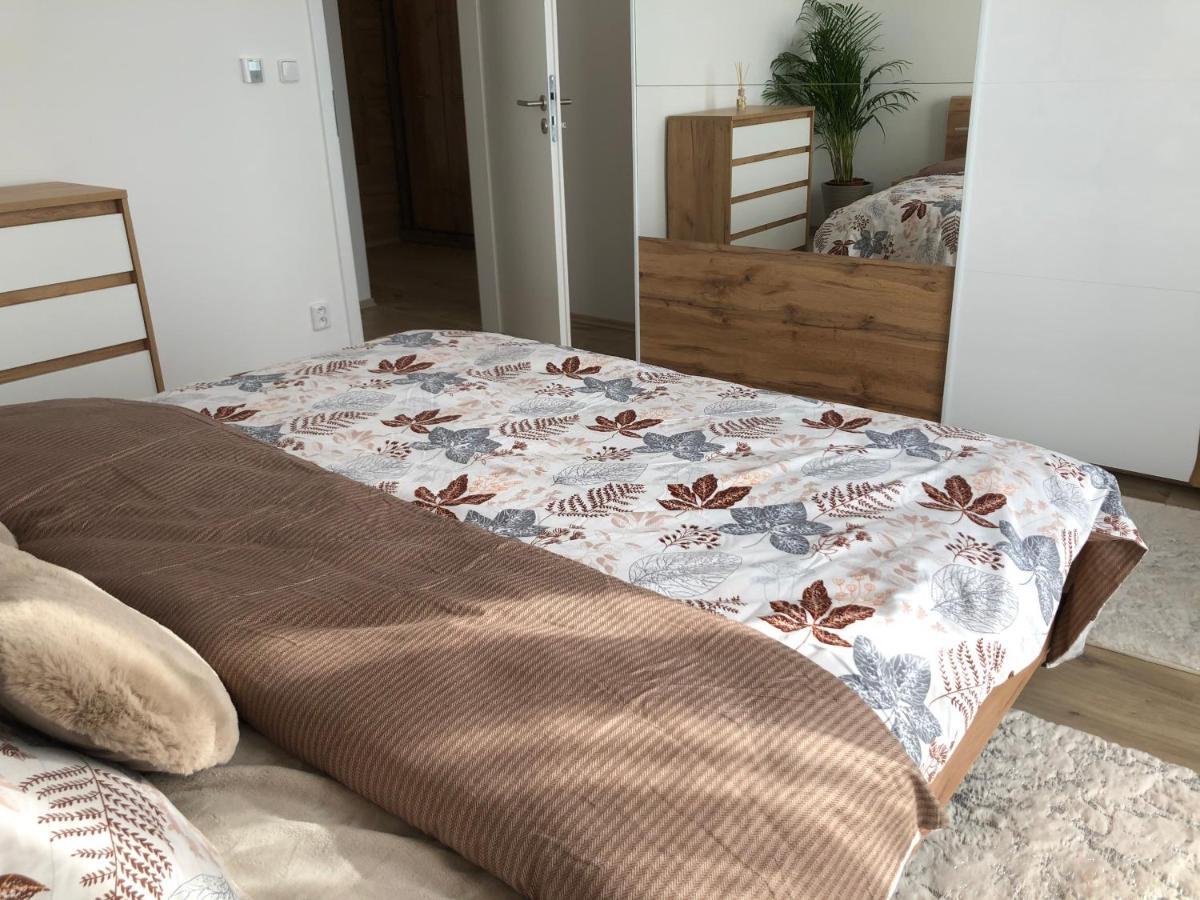 Tatra Billetee Apartman S Luxusnym Vyhladom Na Vysoketatry A Sukromnym Wellness Poprad Dış mekan fotoğraf