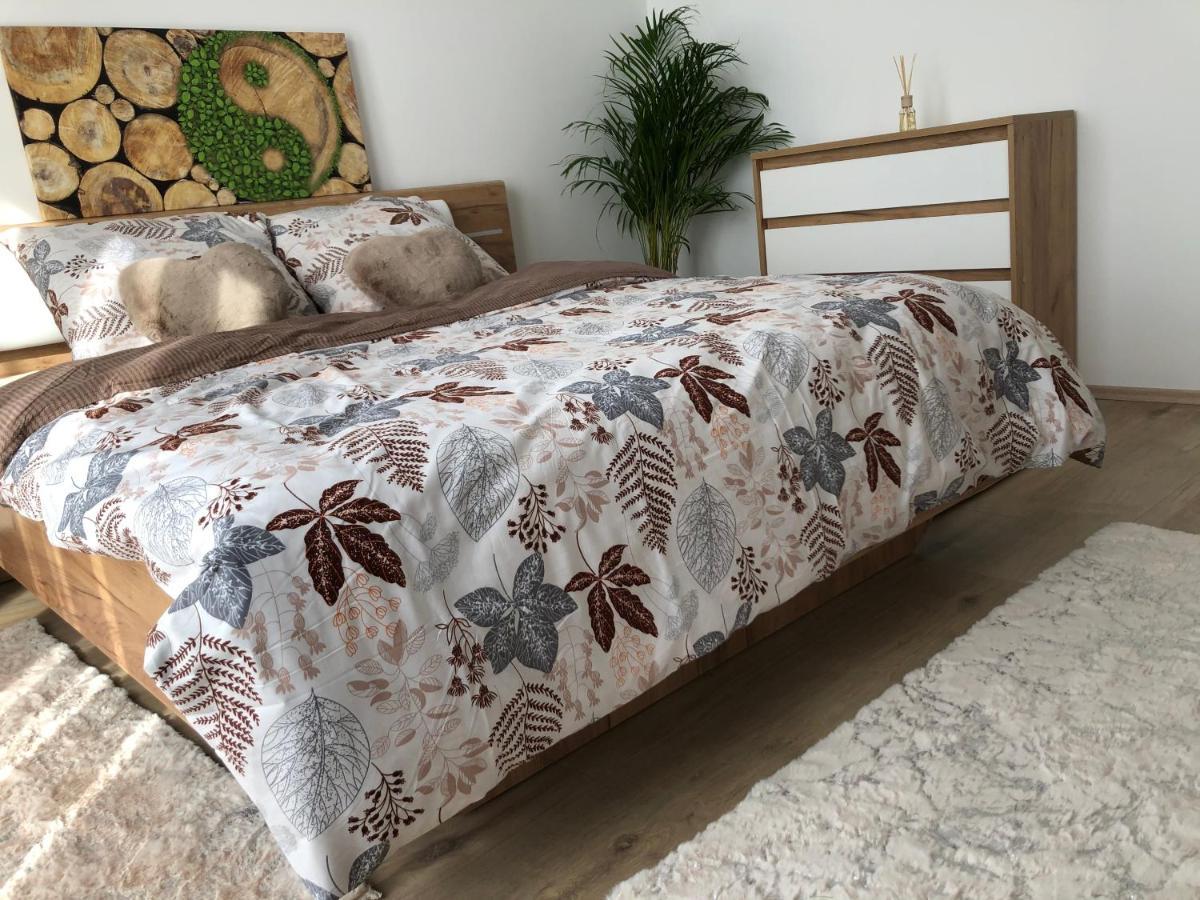 Tatra Billetee Apartman S Luxusnym Vyhladom Na Vysoketatry A Sukromnym Wellness Poprad Dış mekan fotoğraf