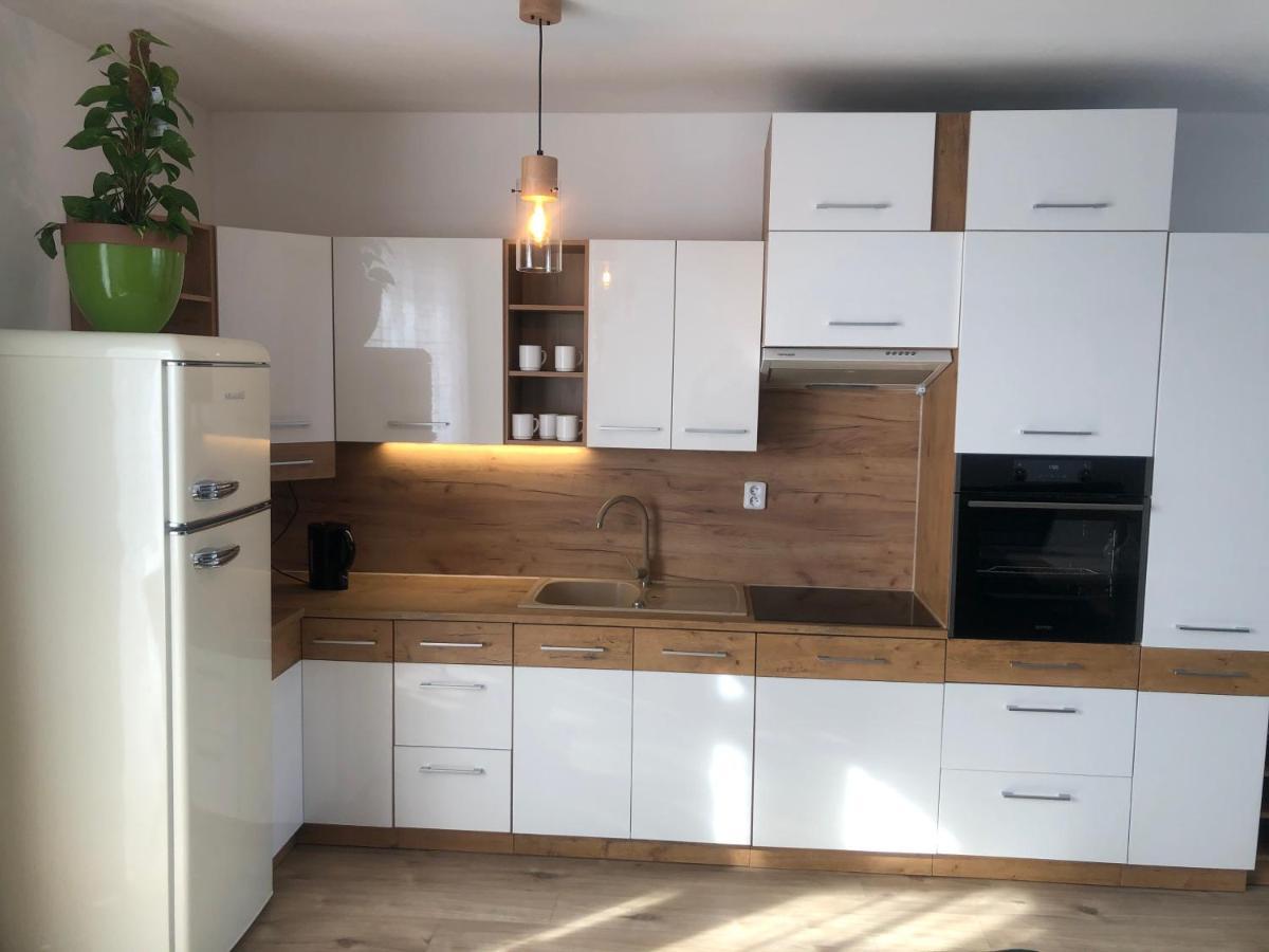 Tatra Billetee Apartman S Luxusnym Vyhladom Na Vysoketatry A Sukromnym Wellness Poprad Dış mekan fotoğraf