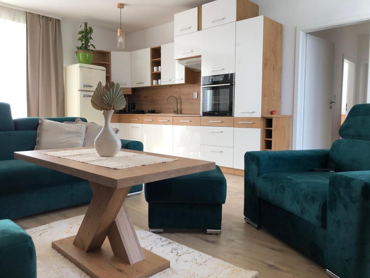 Tatra Billetee Apartman S Luxusnym Vyhladom Na Vysoketatry A Sukromnym Wellness Poprad Dış mekan fotoğraf