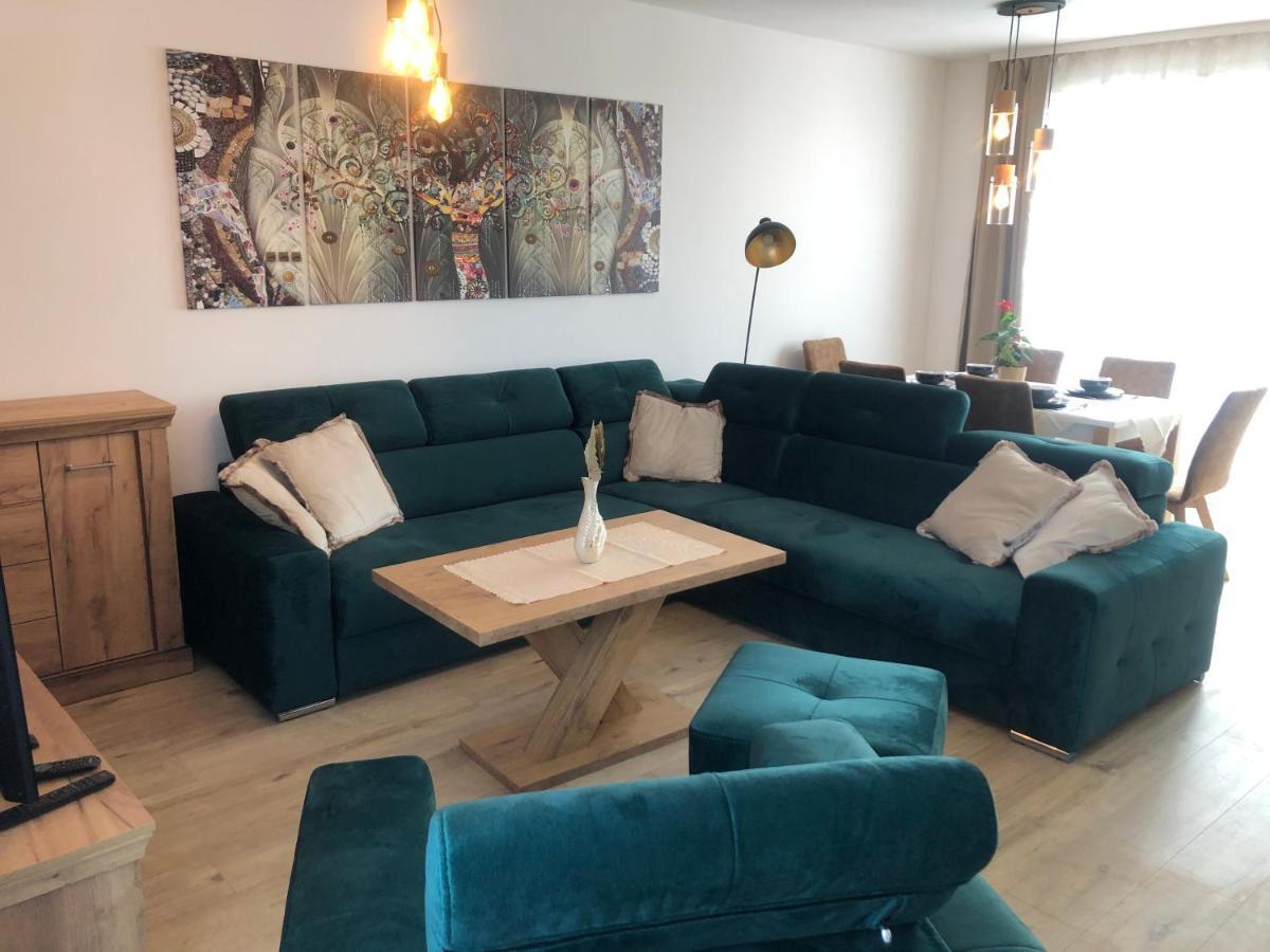 Tatra Billetee Apartman S Luxusnym Vyhladom Na Vysoketatry A Sukromnym Wellness Poprad Dış mekan fotoğraf