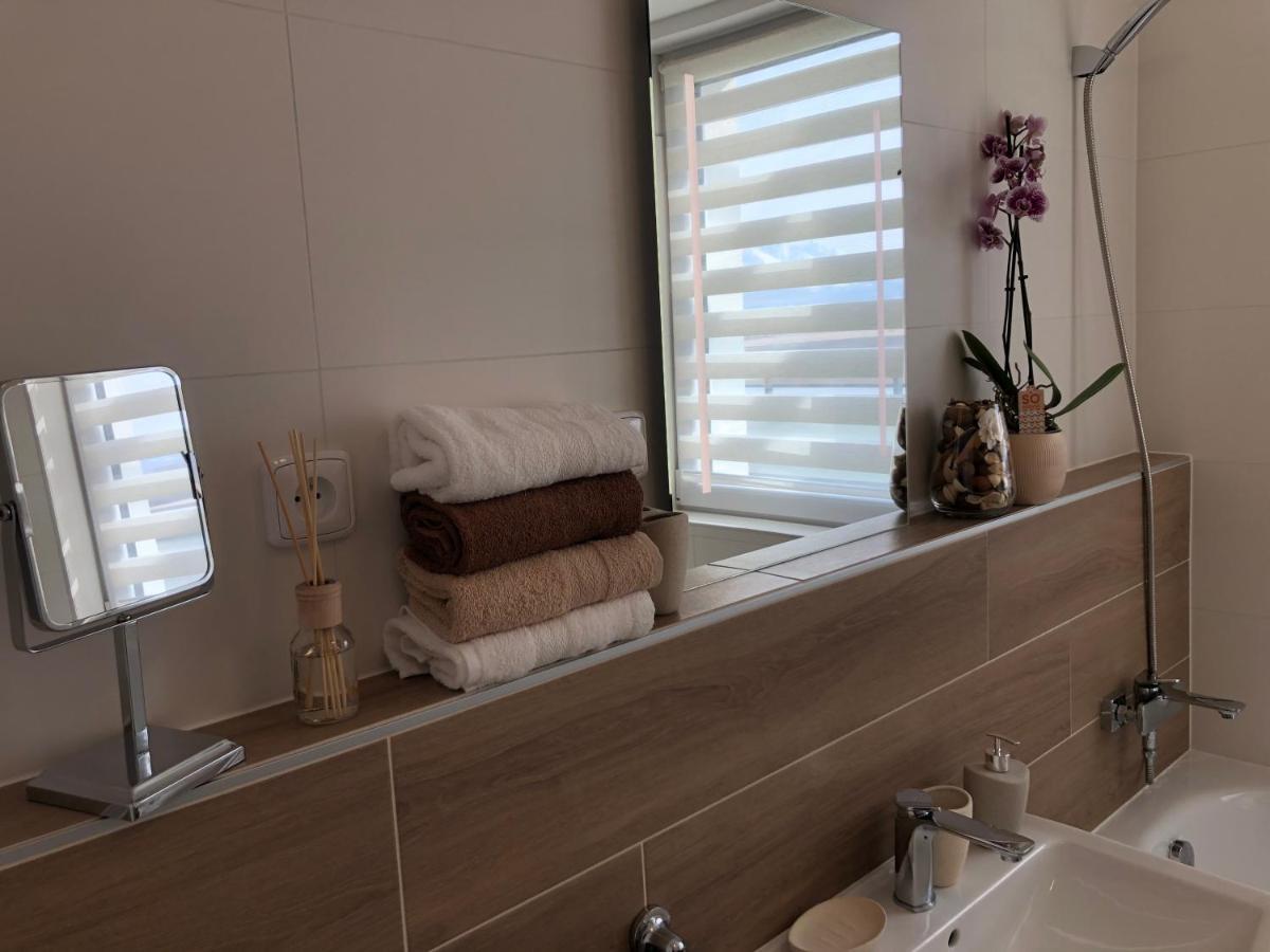 Tatra Billetee Apartman S Luxusnym Vyhladom Na Vysoketatry A Sukromnym Wellness Poprad Dış mekan fotoğraf