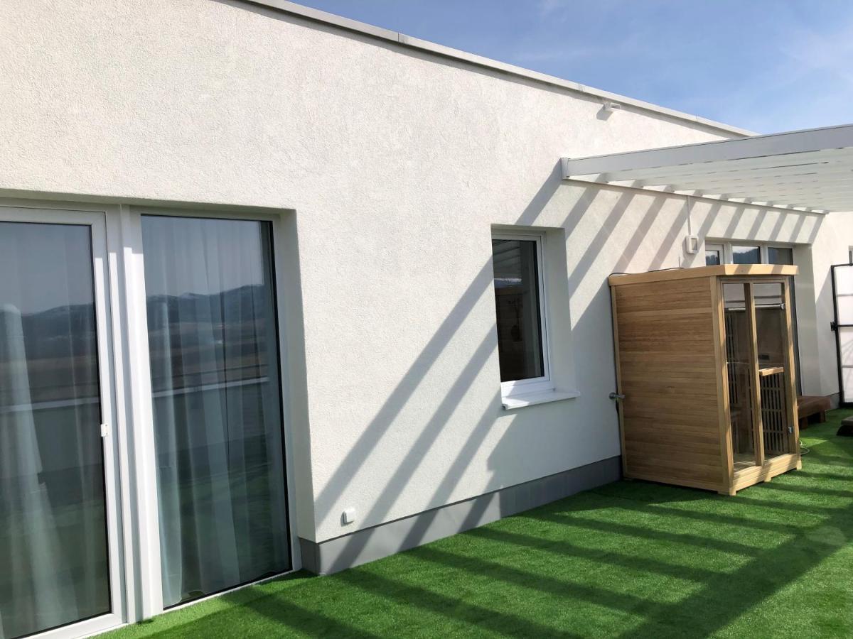 Tatra Billetee Apartman S Luxusnym Vyhladom Na Vysoketatry A Sukromnym Wellness Poprad Dış mekan fotoğraf