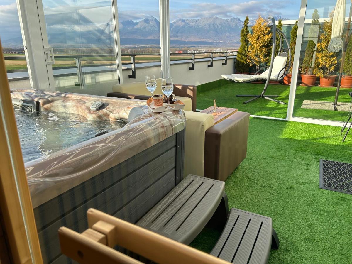 Tatra Billetee Apartman S Luxusnym Vyhladom Na Vysoketatry A Sukromnym Wellness Poprad Dış mekan fotoğraf