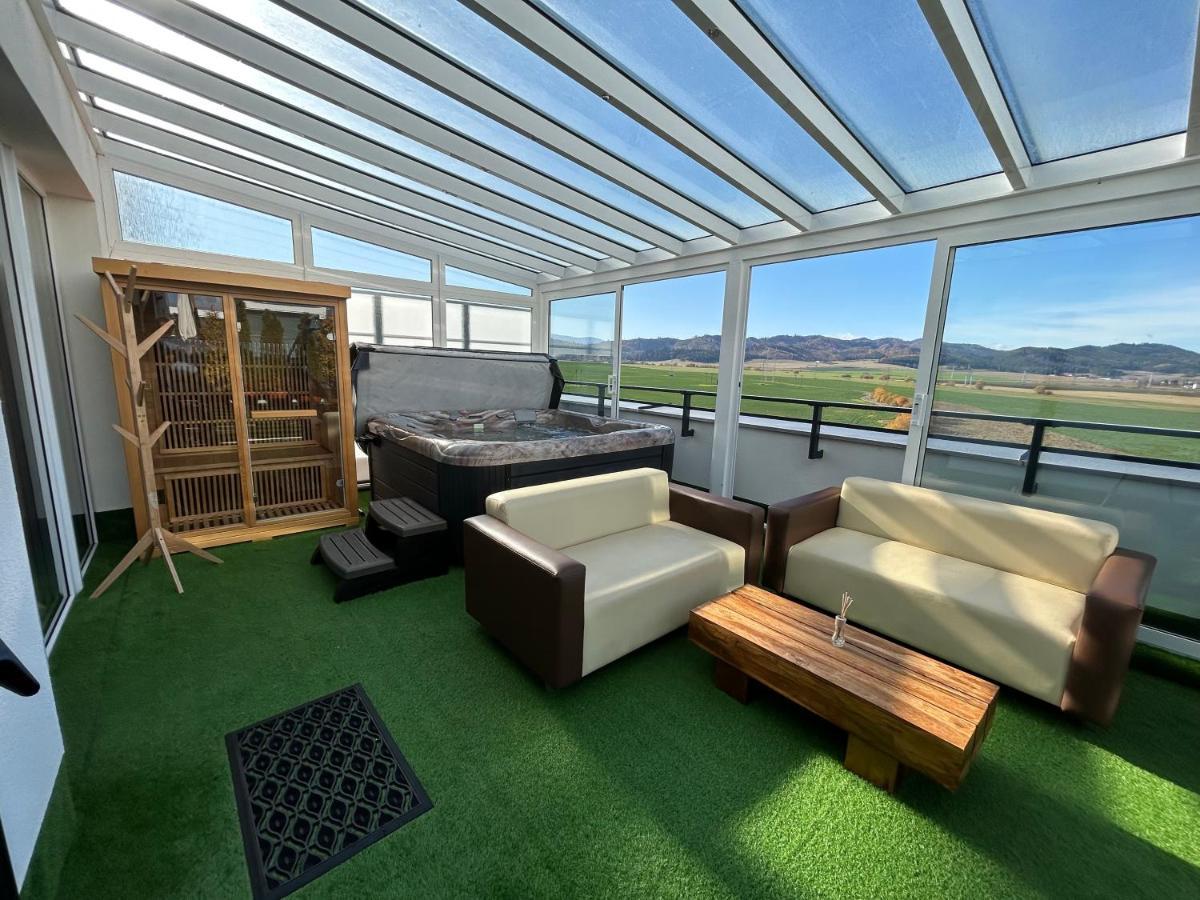 Tatra Billetee Apartman S Luxusnym Vyhladom Na Vysoketatry A Sukromnym Wellness Poprad Dış mekan fotoğraf