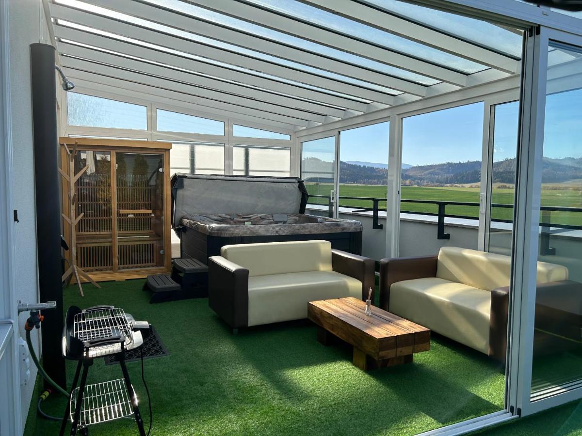 Tatra Billetee Apartman S Luxusnym Vyhladom Na Vysoketatry A Sukromnym Wellness Poprad Dış mekan fotoğraf
