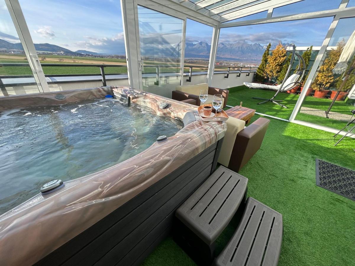 Tatra Billetee Apartman S Luxusnym Vyhladom Na Vysoketatry A Sukromnym Wellness Poprad Dış mekan fotoğraf